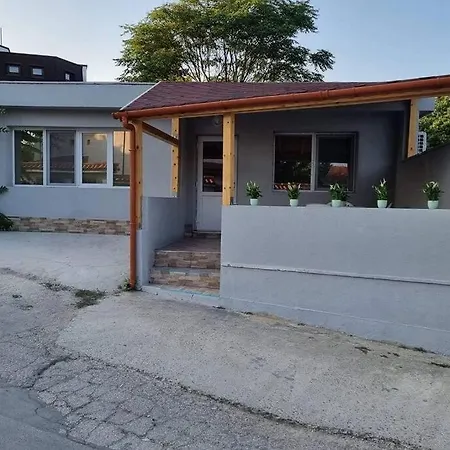 59 بيت للعطل فارنا